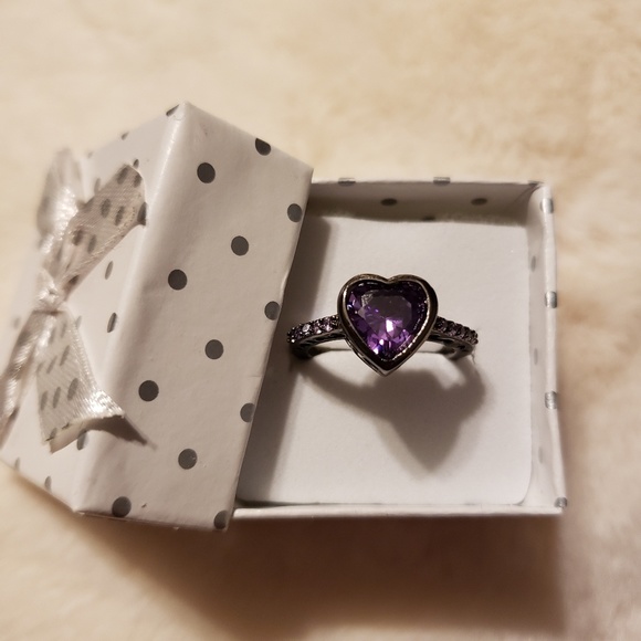 SALE ! Fashion Heart Ring  NWOT - Picture 2 of 4